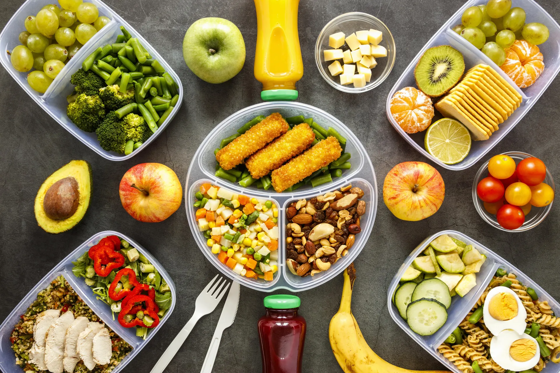 Preparación práctica de varios componentes para comidas cotidianas